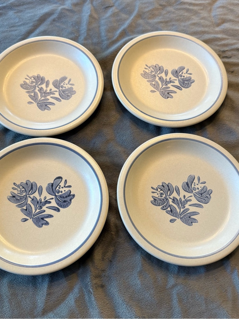 VTG 4 Pfaltzgraff Yorktown Salad Dessert Plates Blue Floral Gray Americana